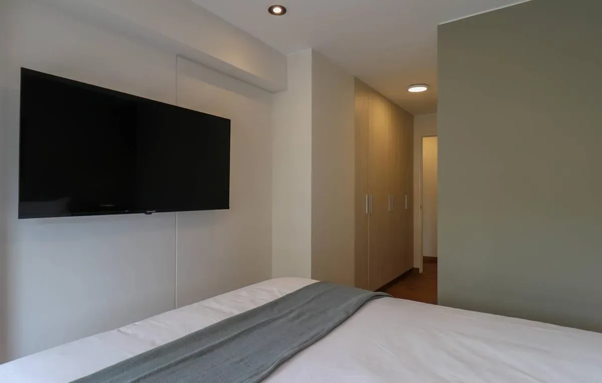 Engaging 2BR Retreat w/ Balcony in Miraflores