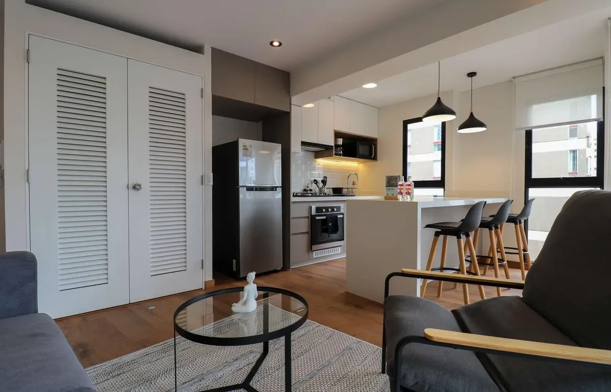 Engaging 2BR Retreat w/ Balcony in Miraflores