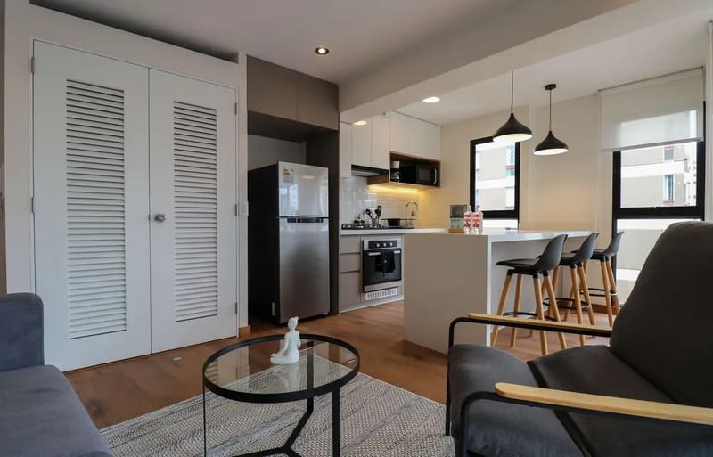 Engaging 2BR Retreat w/ Balcony in Miraflores