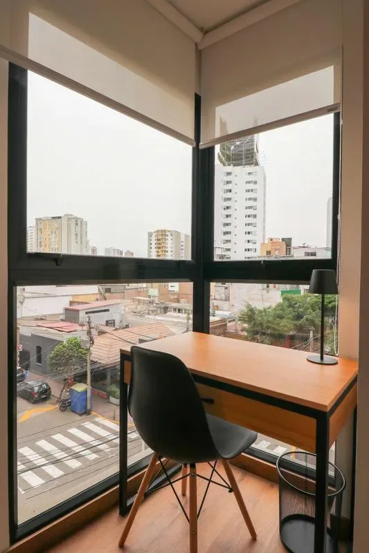 Engaging 2BR Retreat w/ Balcony in Miraflores