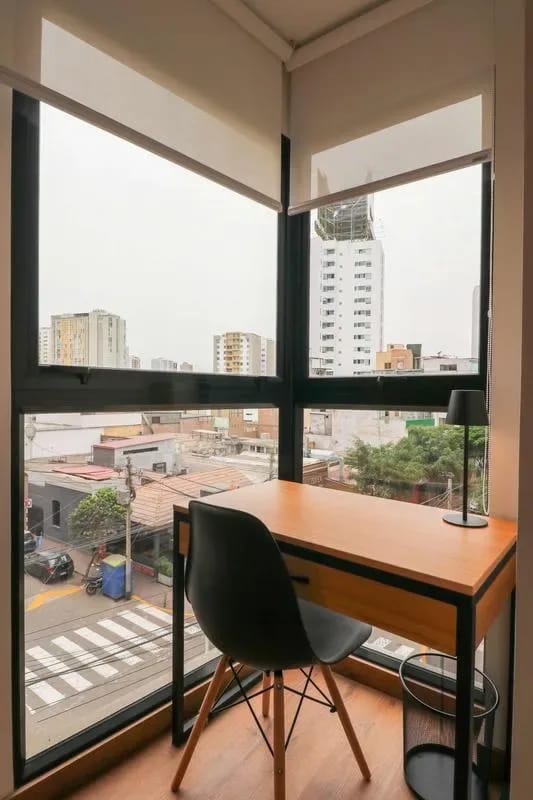 Engaging 2BR Retreat w/ Balcony in Miraflores
