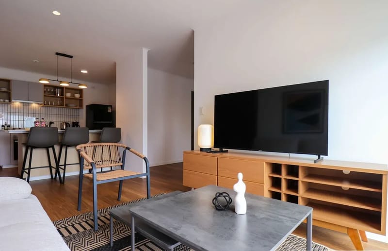 Stylish 2BR w/ Balcony & View in Miraflores