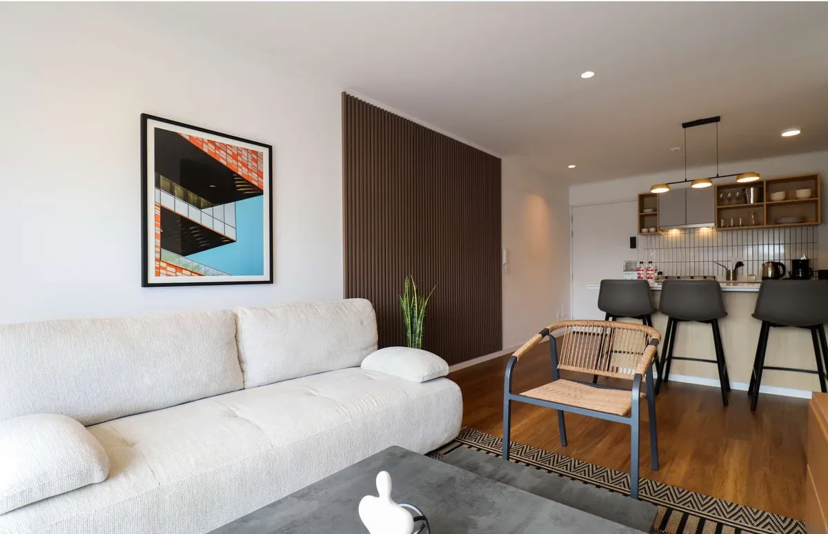 Stylish 2BR w/ Balcony & View in Miraflores
