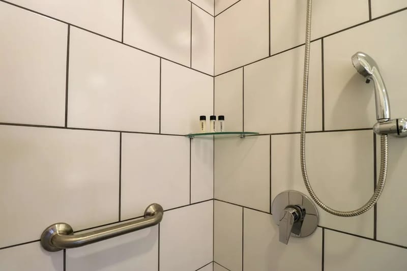 Stylish 2BR w/ Balcony & View in Miraflores