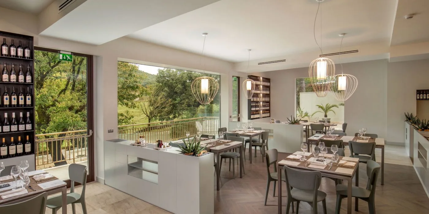 Hotel restaurant