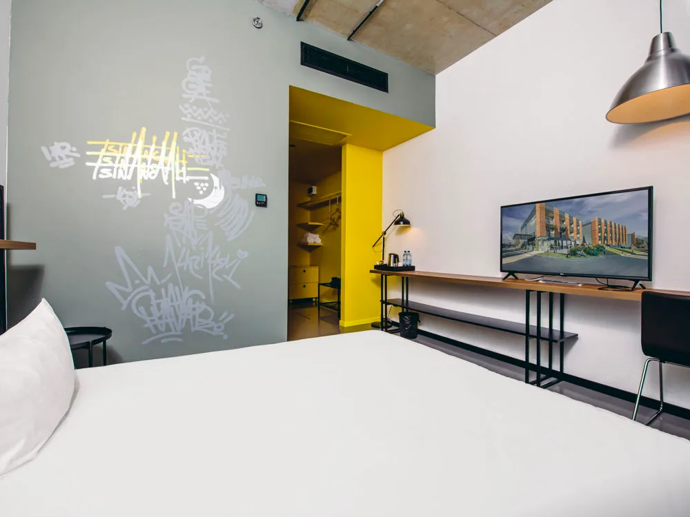 Standard king room