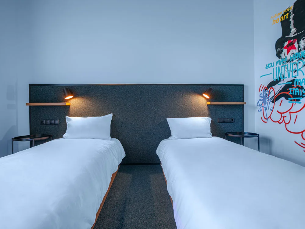 Standard twin room