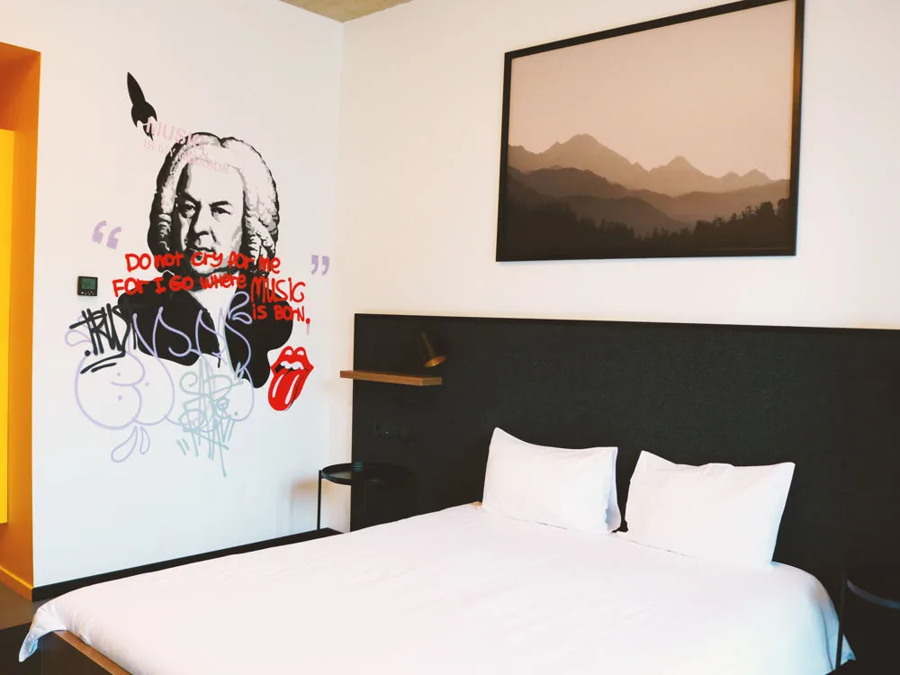 Standard king room