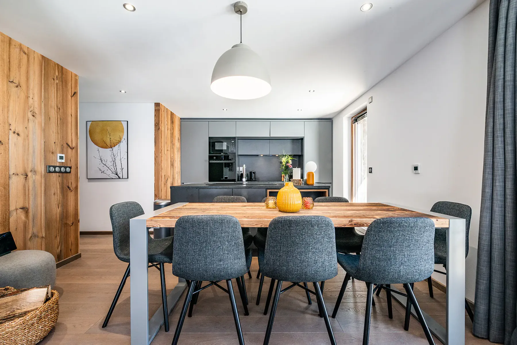 Comtemporary kitchen luxury family apartment Eyong Chamonix