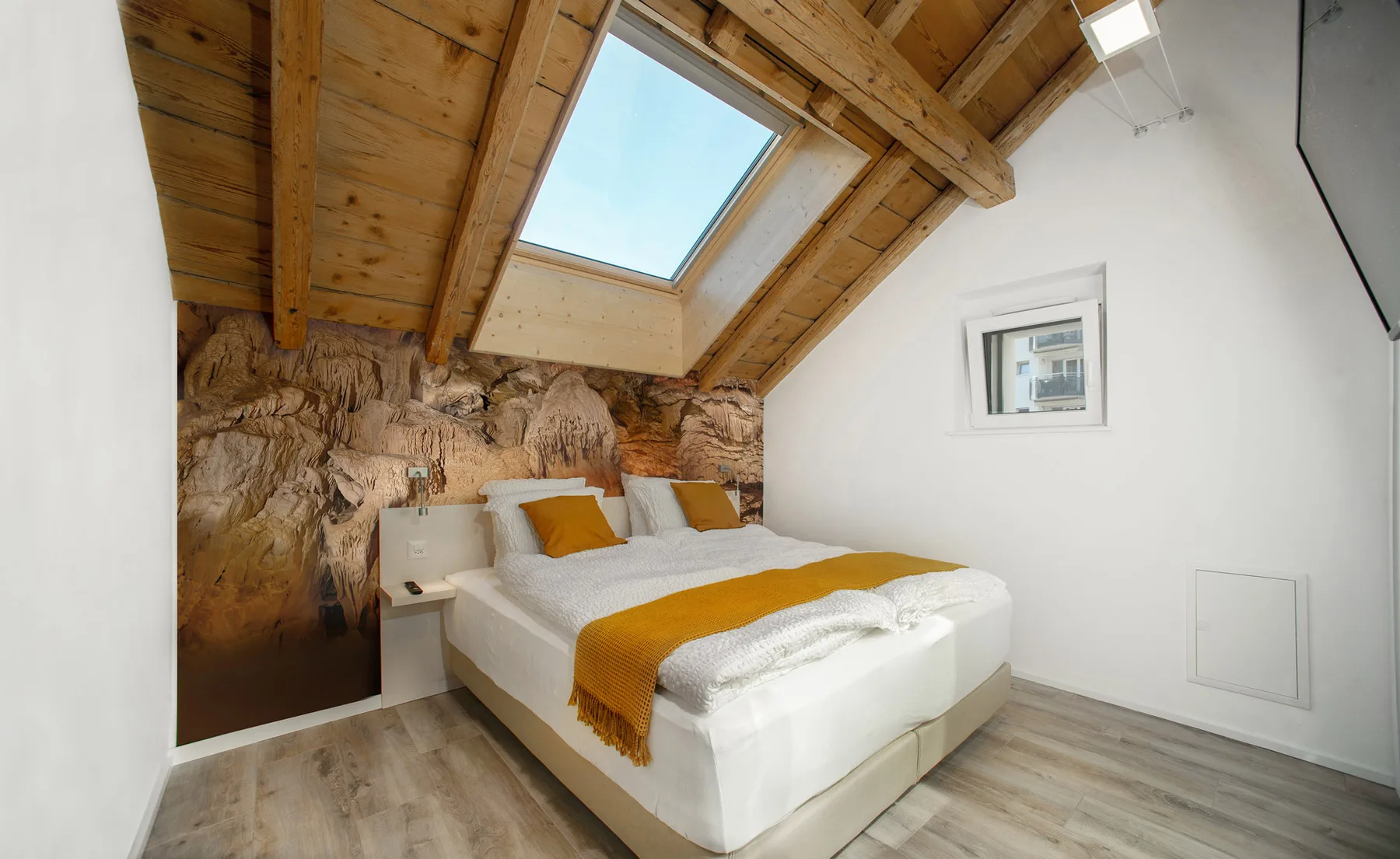 Les Grottes room