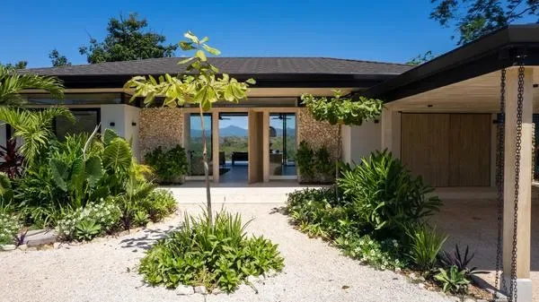 Chic 3BR Private Terrace & Nature Views