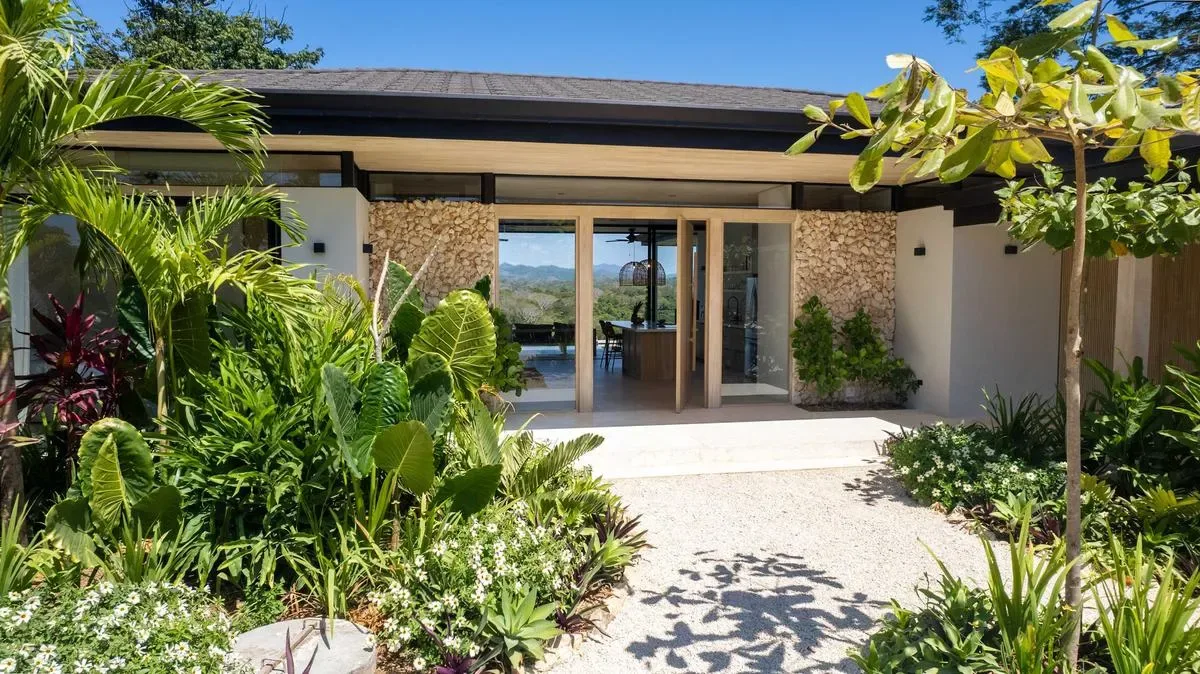 Chic 3BR Private Terrace & Nature Views
