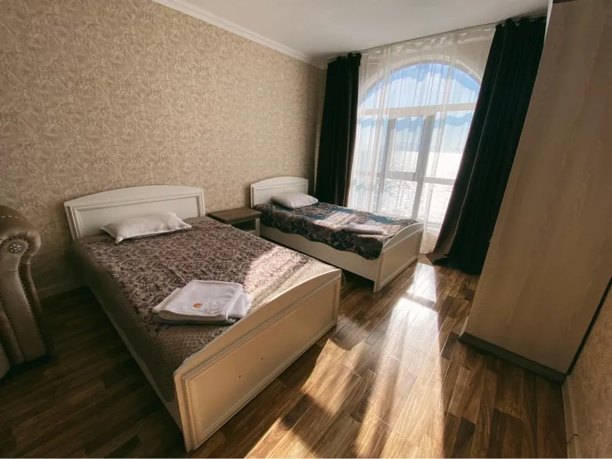 Suite de dos estancias con vistas al lago
