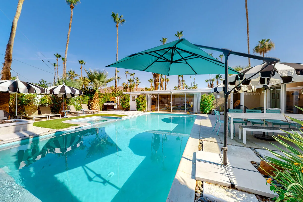 The Arrow of Twin Palms - Midcentury Alexander - 3505