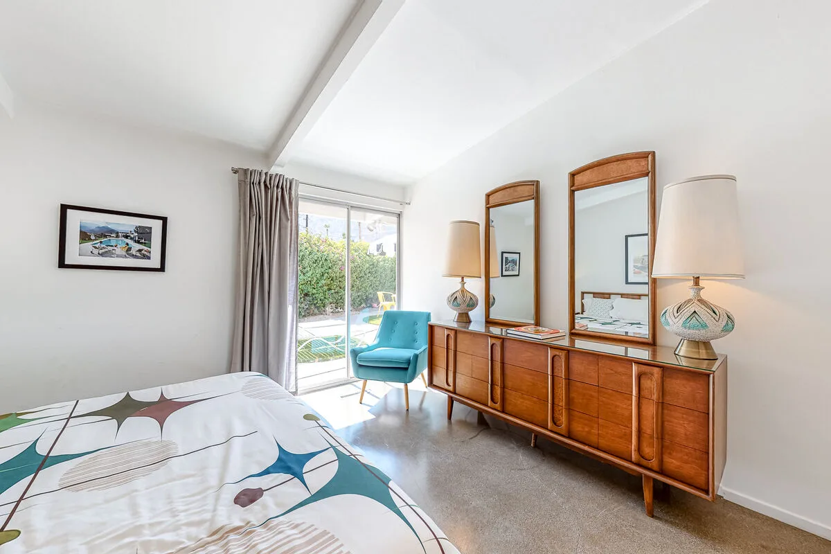 The Arrow of Twin Palms - Midcentury Alexander - 3505