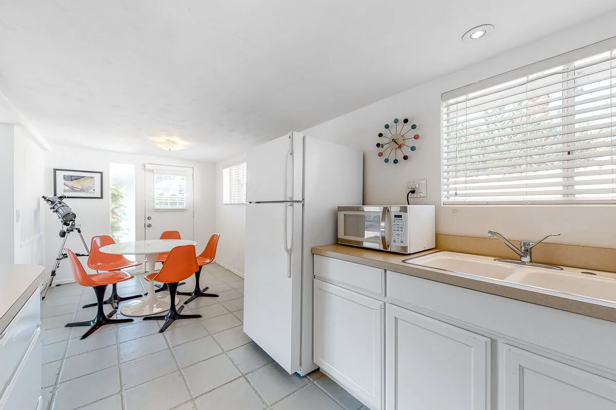 The Arrow of Twin Palms - Midcentury Alexander - 3505
