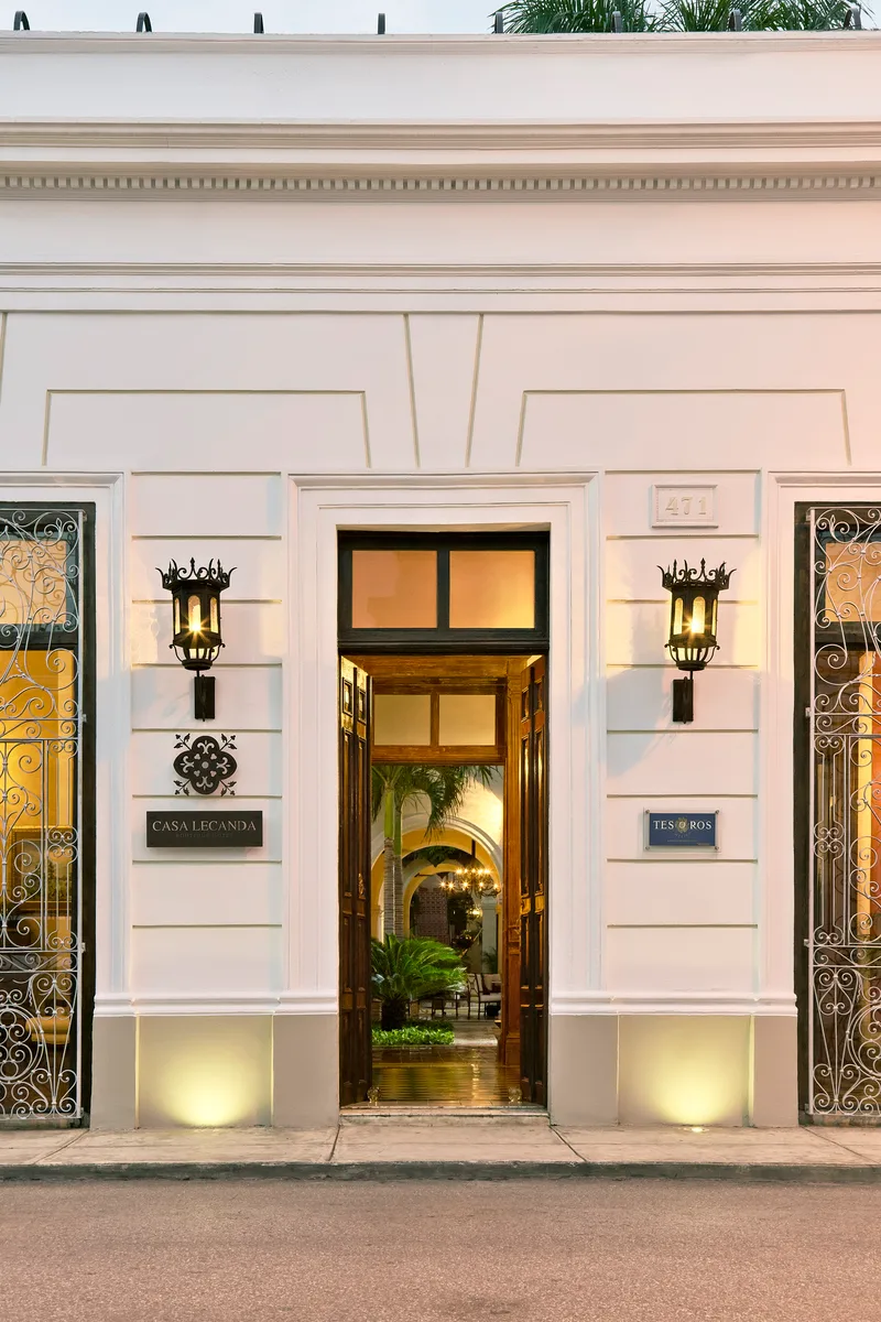 Casa Lecanda façade