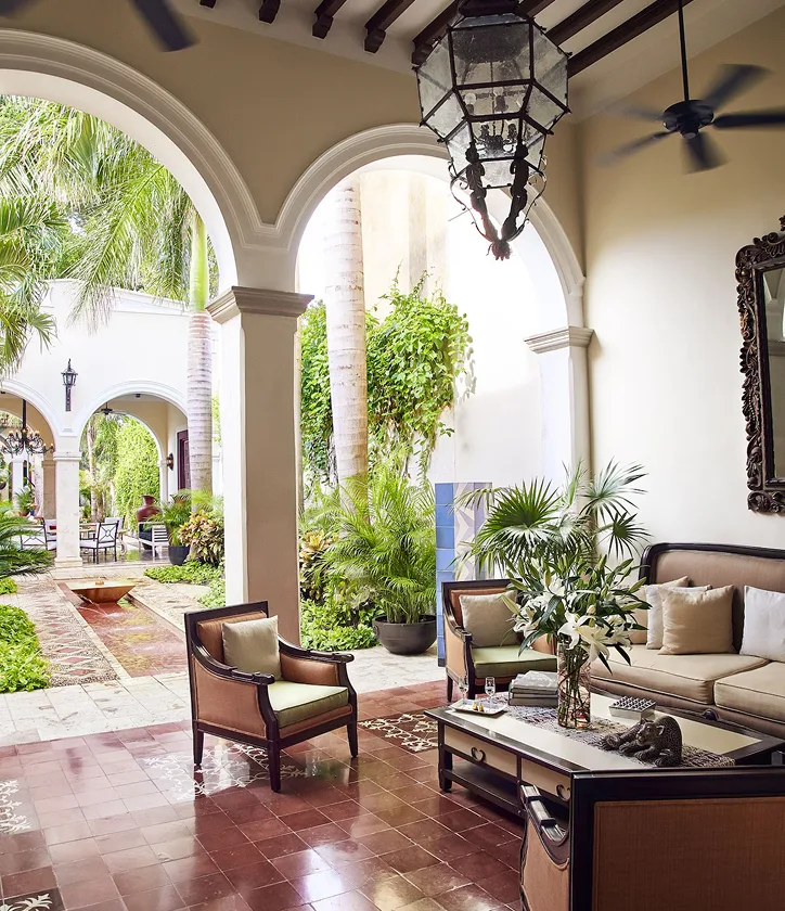 Casa Lecanda interior patio