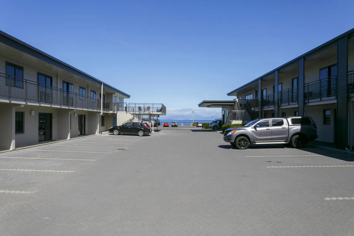 Acacia Lakeview Motel