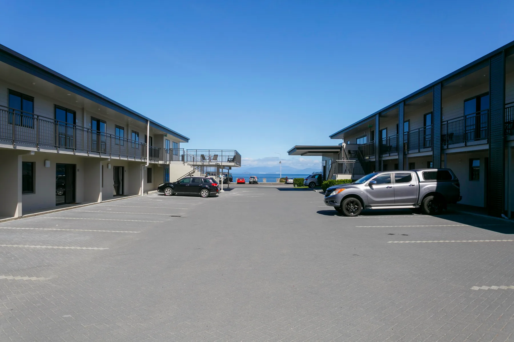 Acacia Lakeview Motel