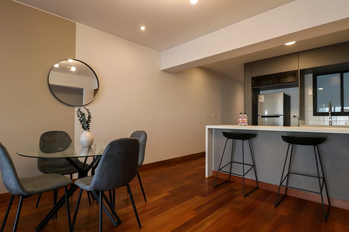 Premium 3BR with Balcony in Miraflores