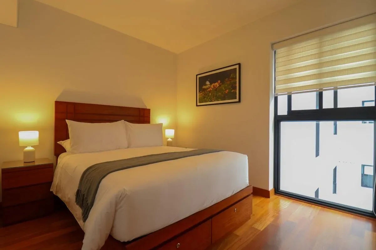 Premium 3BR with Balcony in Miraflores