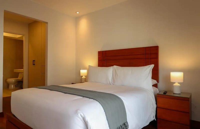 Premium 3BR with Balcony in Miraflores