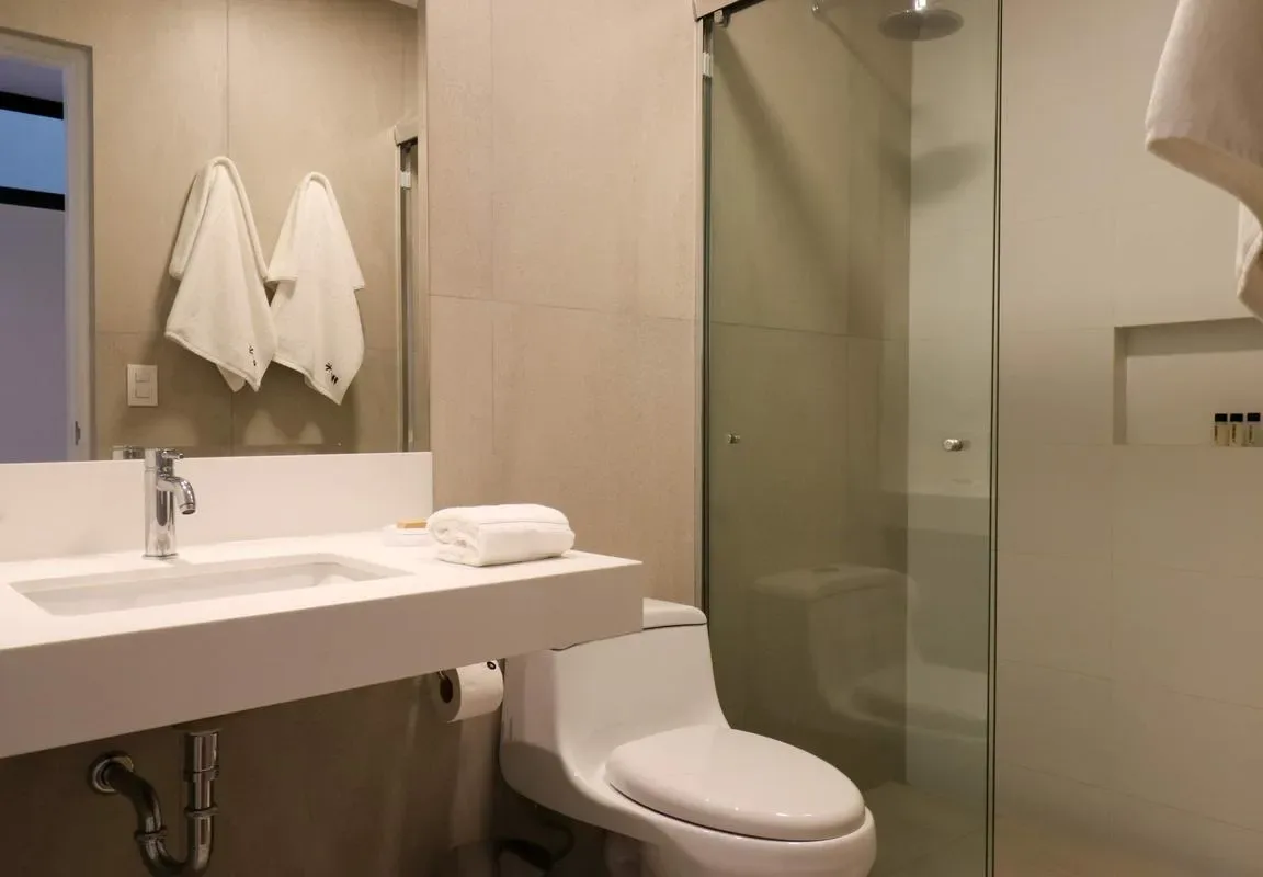 Premium 3BR with Balcony in Miraflores