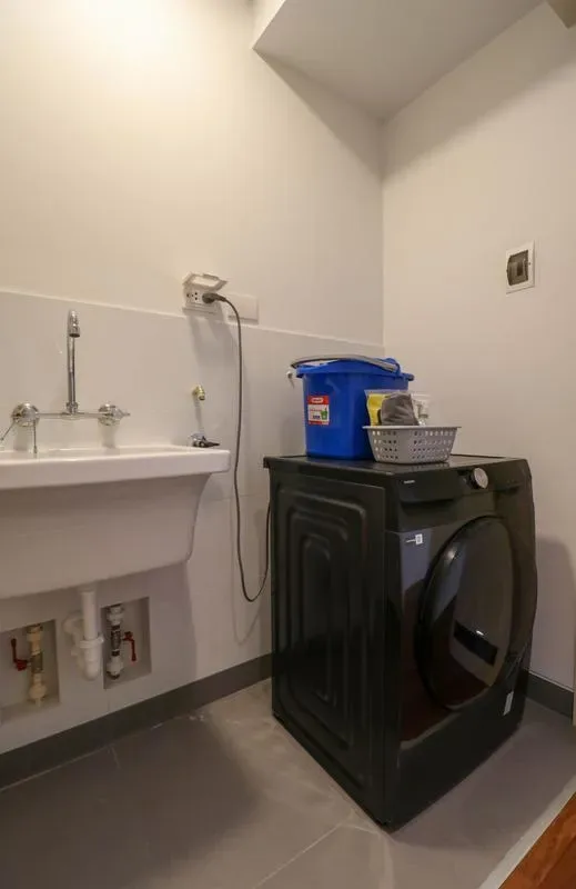 Premium 3BR with Balcony in Miraflores