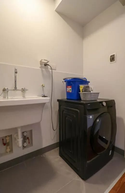 Premium 3BR with Balcony in Miraflores