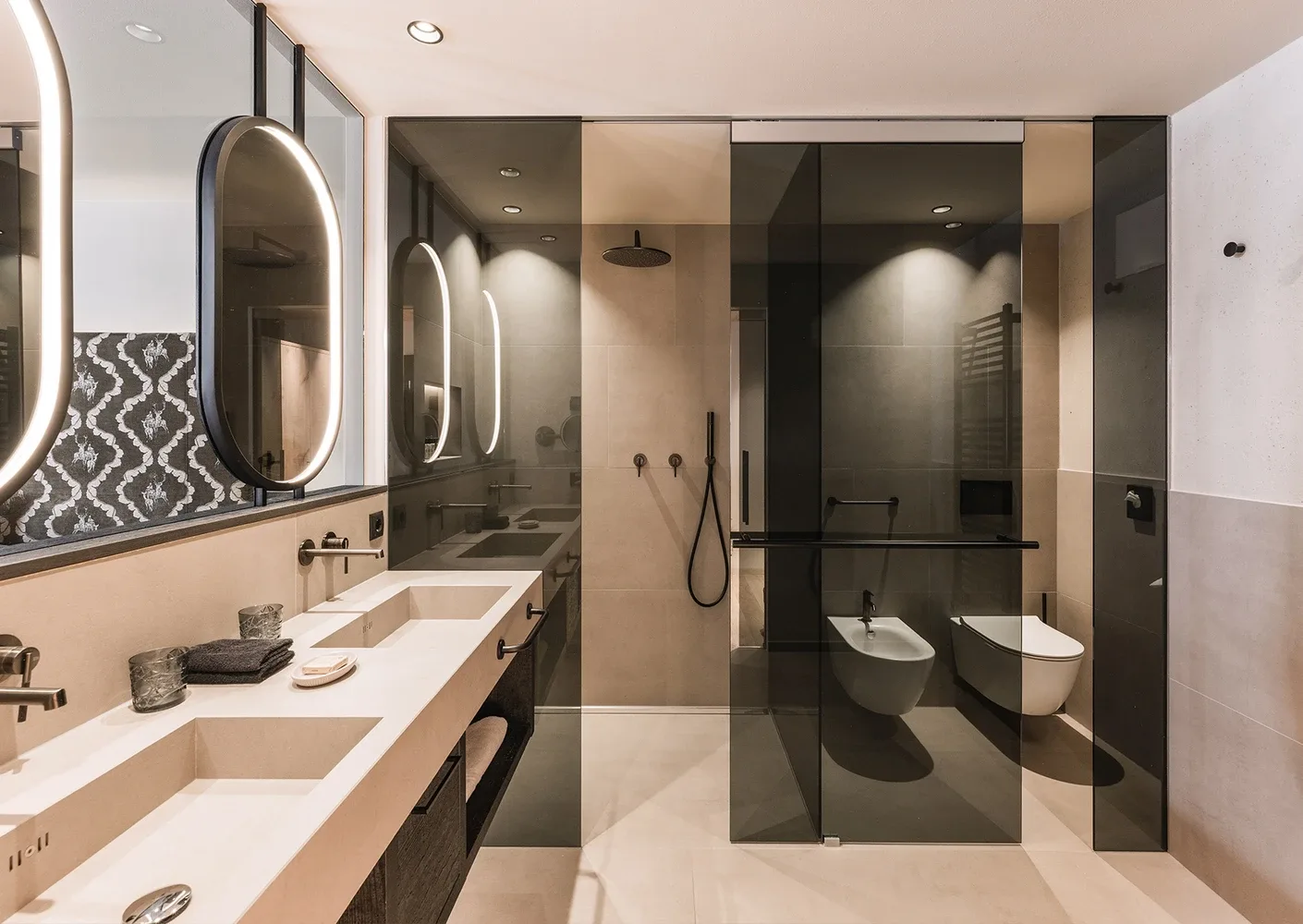 Suite Alpine Comfort bathroom with double basin and shower.