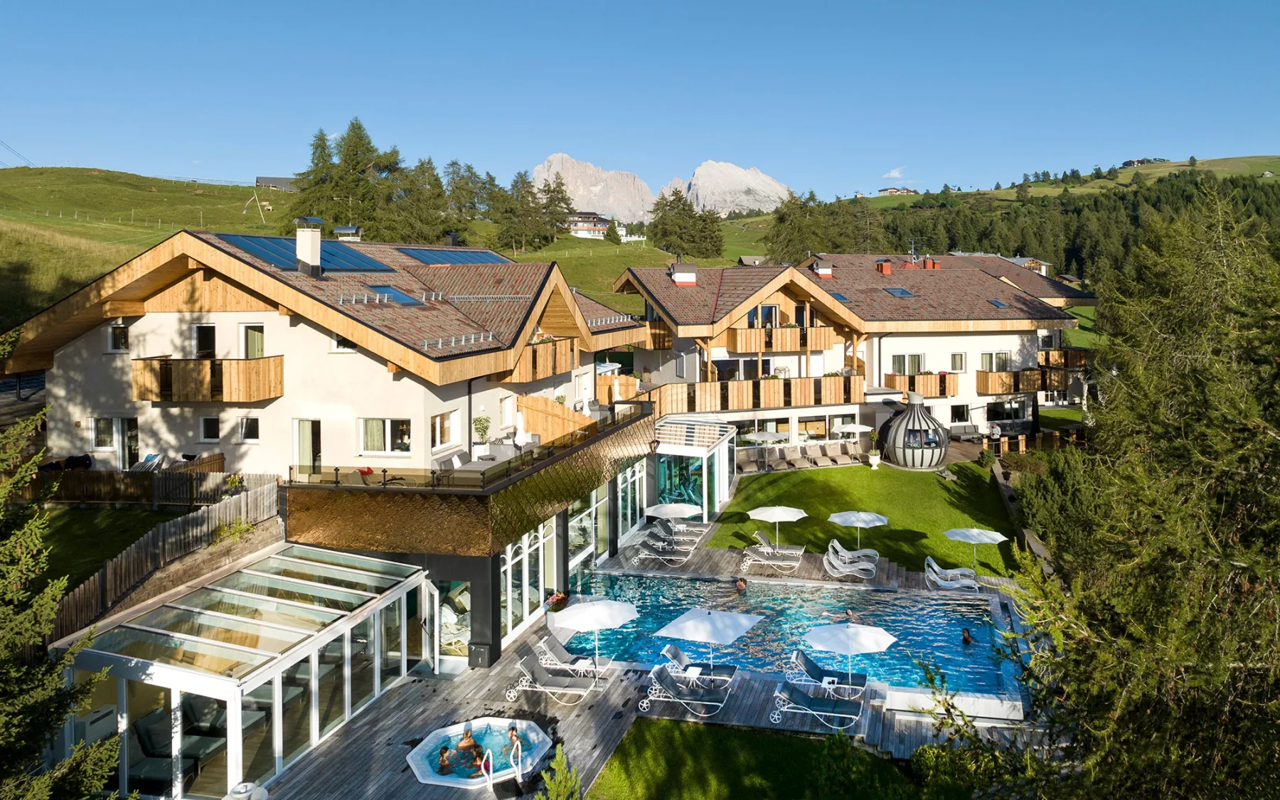 Exterior of Hotel Rosa.