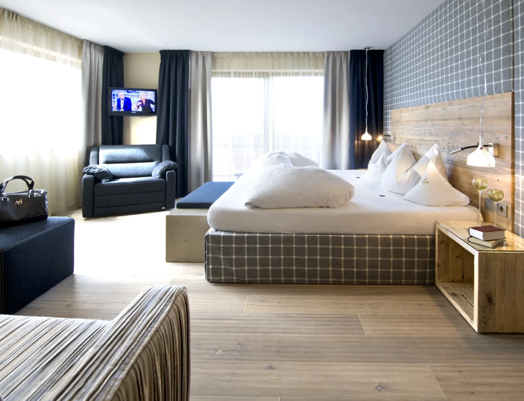 Suite Mountain Lodge room.