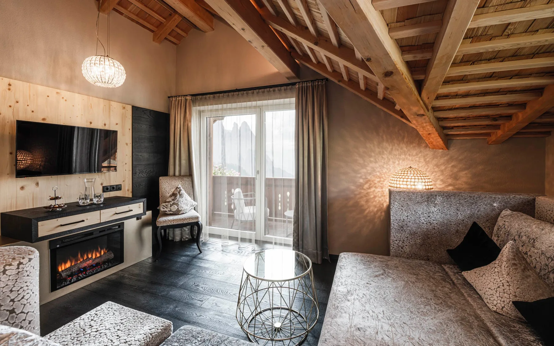 Suite Alpine Lifestyle room detail.