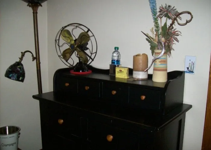 Ladies & Gents dresser