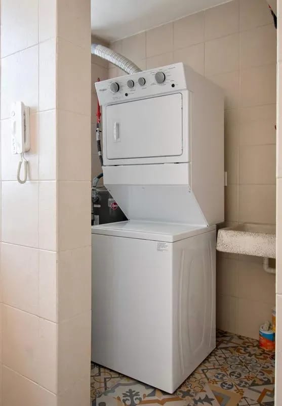 Attractive 3BR with Lovely Terrace