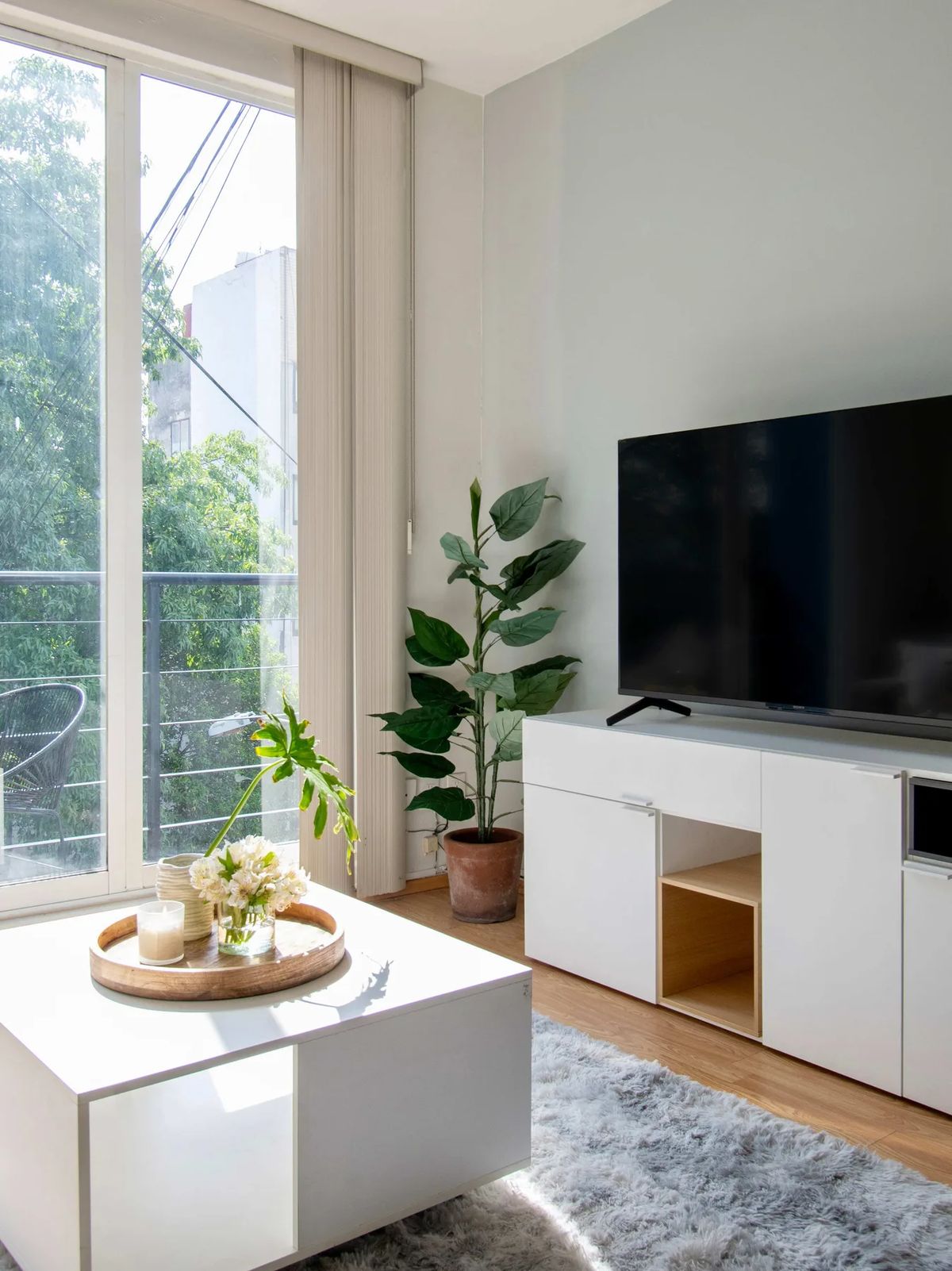 Attractive 3BR with Lovely Terrace