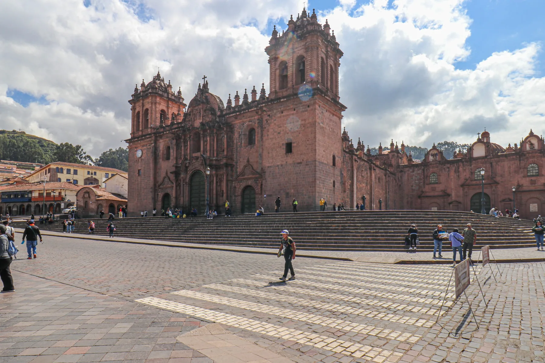 Spacious 1BR in Plaza de Armas w/ Balcony