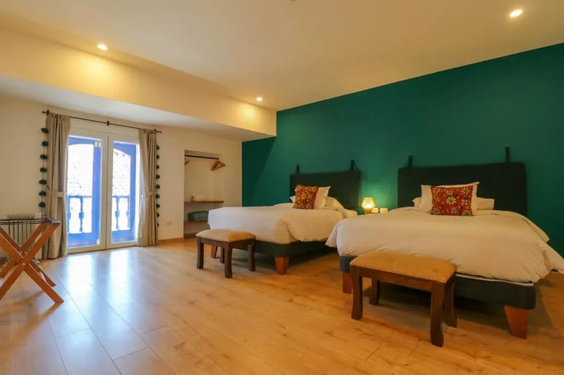 Spacious 1BR in Plaza de Armas w/ Balcony