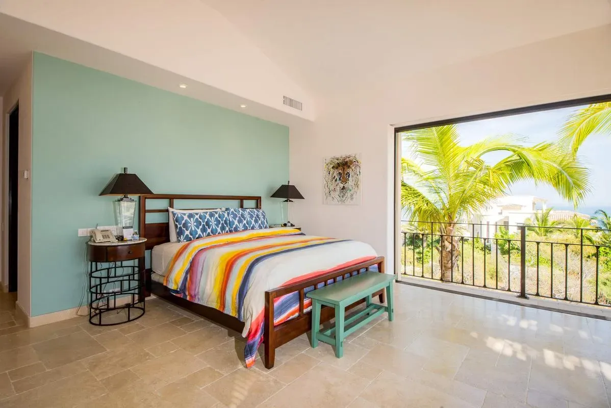 Chic 5BR Villa w/ Sea Views & Great Pool