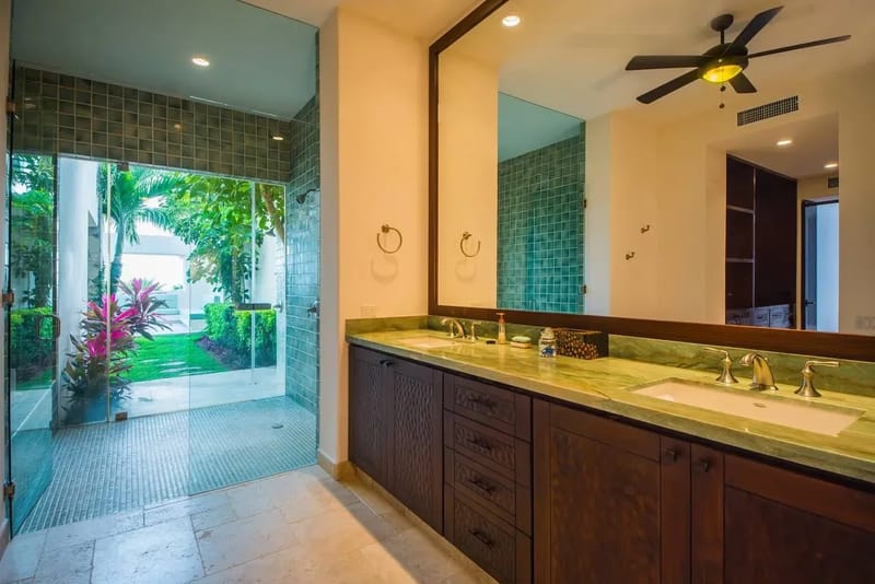 Chic 5BR Villa w/ Sea Views & Great Pool