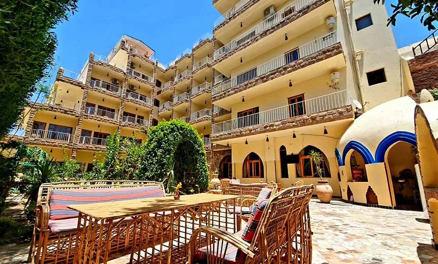 Hotel Thebes