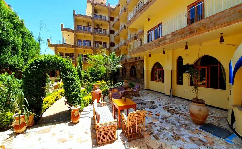 Hotel Thebes