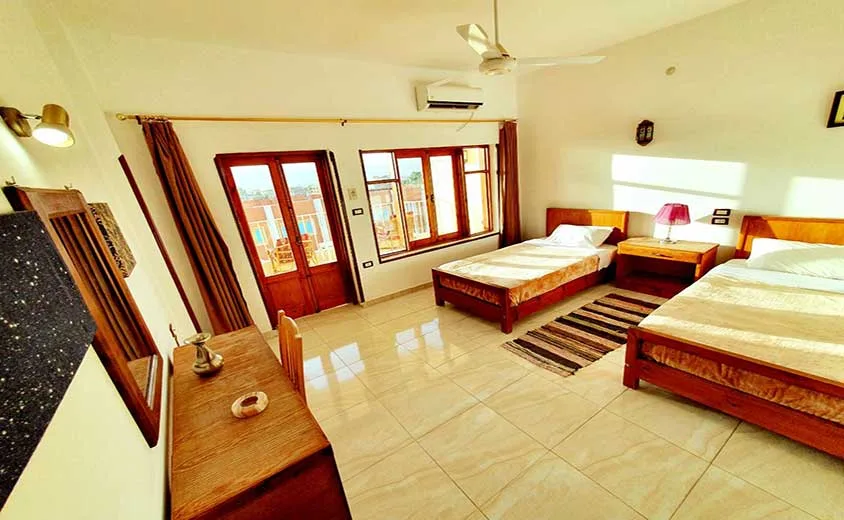 Hotel Thebes