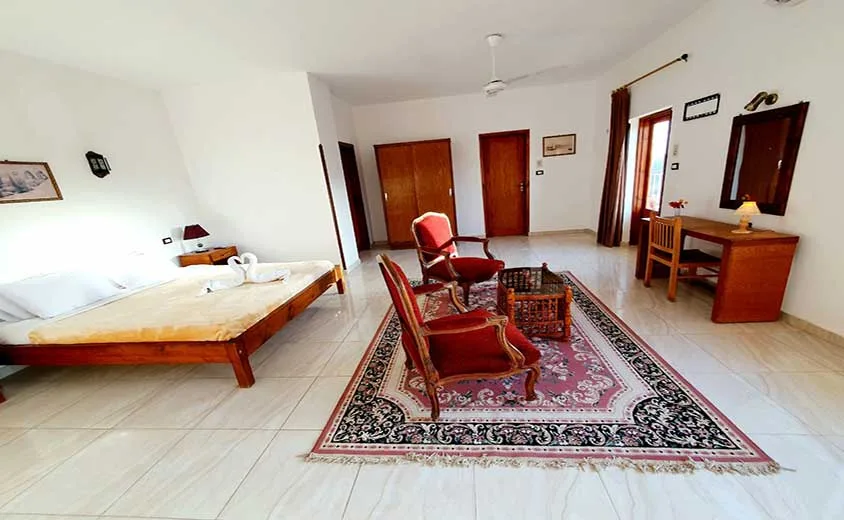 Hotel Thebes