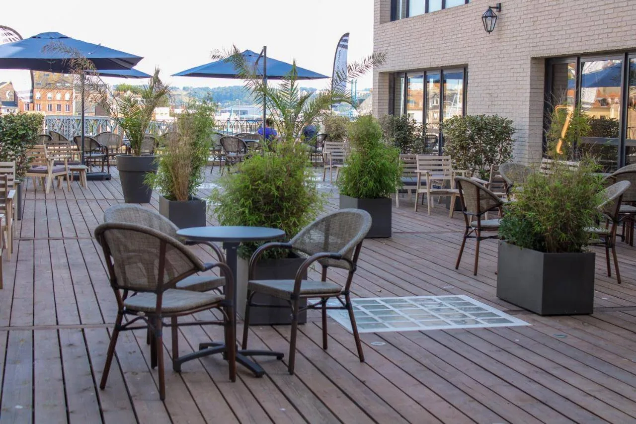 The Patio panoramic bar
