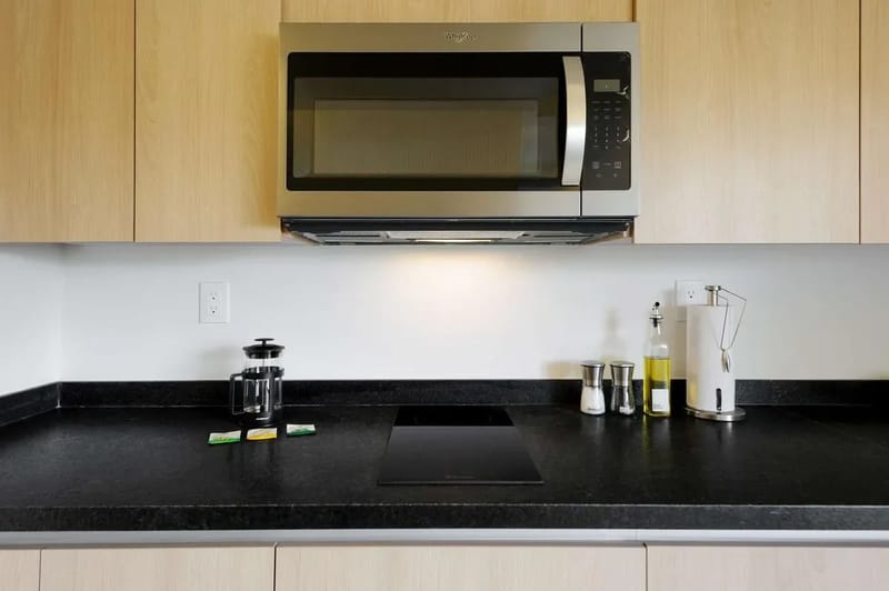 Upscale Loft w/ Balcony in Colima