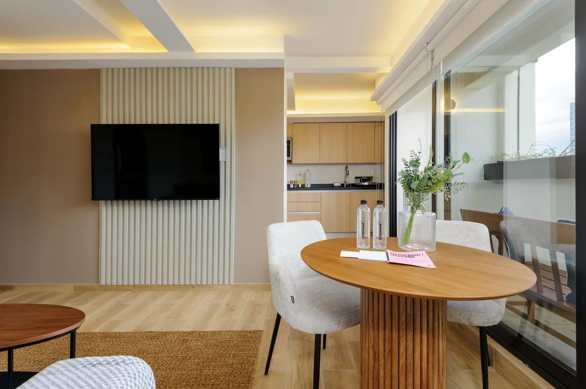 Upscale Loft w/ Balcony in Colima