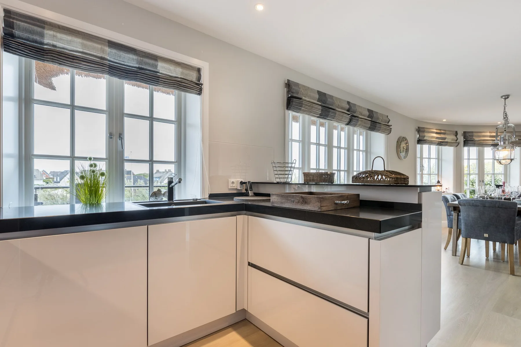 Reetgedecktes Haus nahe der Wenningstedter Promenade mit herrlichem Meerblick