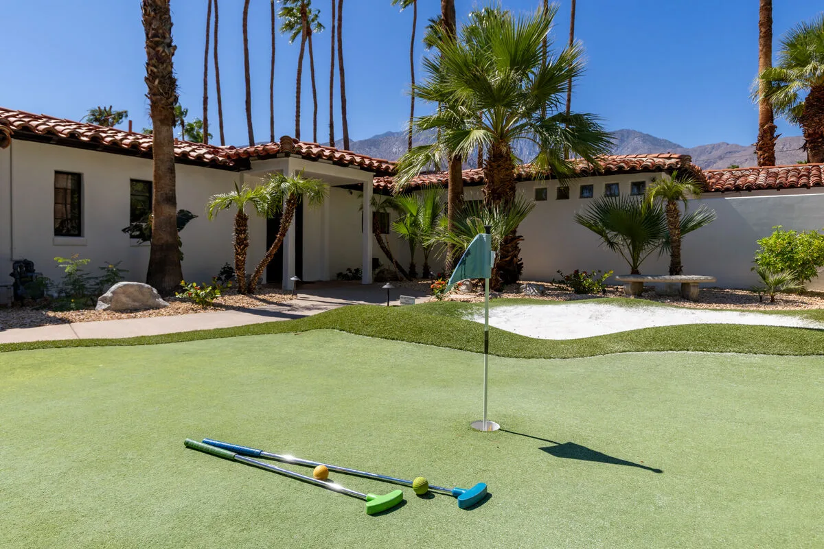 77 Palms